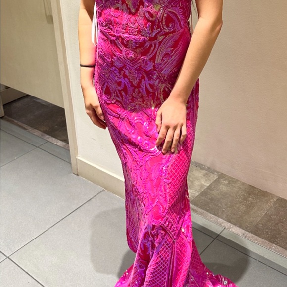 Windsor Vibrant Pink Prom Dress - Picture 1 of 2